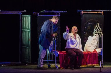 Dnipro, Ukrayna - 7 Temmuz 2018: Dnipro devlet Drama ve komedi tiyatro üyeleri tarafından gerçekleştirilen Amca'nın rüyası