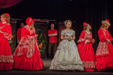 Dnipro, Ukrayna - 7 Temmuz 2018: Dnipro devlet Drama ve komedi tiyatro üyeleri tarafından gerçekleştirilen Amca'nın rüyası