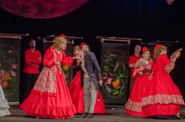 Dnipro, Ukrayna - 7 Temmuz 2018: Dnipro devlet Drama ve komedi tiyatro üyeleri tarafından gerçekleştirilen Amca'nın rüyası