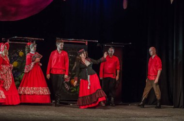 Dnipro, Ukrayna - 7 Temmuz 2018: Dnipro devlet Drama ve komedi tiyatro üyeleri tarafından gerçekleştirilen Amca'nın rüyası