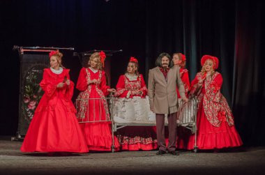 Dnipro, Ukrayna - 7 Temmuz 2018: Dnipro devlet Drama ve komedi tiyatro üyeleri tarafından gerçekleştirilen Amca'nın rüyası