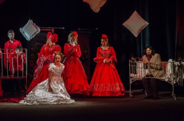 Dnipro, Ukrayna - 7 Temmuz 2018: Dnipro devlet Drama ve komedi tiyatro üyeleri tarafından gerçekleştirilen Amca'nın rüyası