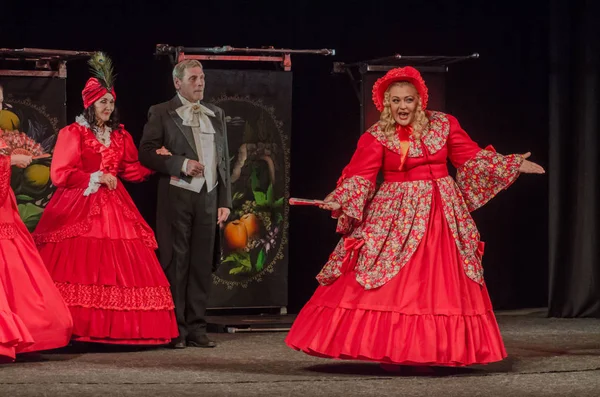 Dnipro, Ukrayna - 7 Temmuz 2018: Dnipro devlet Drama ve komedi tiyatro üyeleri tarafından gerçekleştirilen Amca'nın rüyası