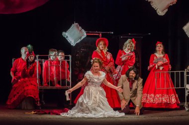 Dnipro, Ukrayna - 7 Temmuz 2018: Dnipro devlet Drama ve komedi tiyatro üyeleri tarafından gerçekleştirilen Amca'nın rüyası