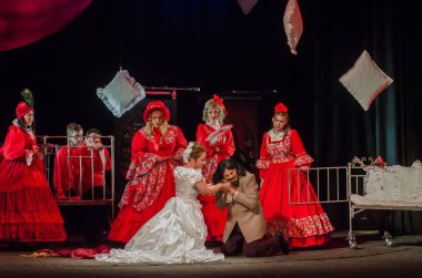 Dnipro, Ukrayna - 7 Temmuz 2018: Dnipro devlet Drama ve komedi tiyatro üyeleri tarafından gerçekleştirilen Amca'nın rüyası