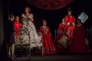 Dnipro, Ukrayna - 7 Temmuz 2018: Dnipro devlet Drama ve komedi tiyatro üyeleri tarafından gerçekleştirilen Amca'nın rüyası