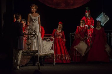 Dnipro, Ukrayna - 7 Temmuz 2018: Dnipro devlet Drama ve komedi tiyatro üyeleri tarafından gerçekleştirilen Amca'nın rüyası