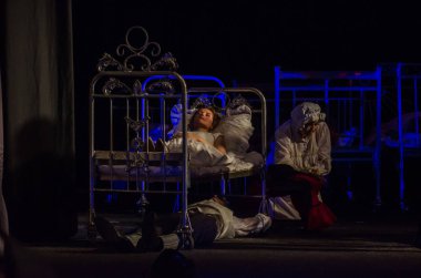 Dnipro, Ukrayna - 7 Temmuz 2018: Dnipro devlet Drama ve komedi tiyatro üyeleri tarafından gerçekleştirilen Amca'nın rüyası