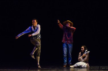 Dnipro, Ukrayna - 7 Eylül 2018: Çocuk masal porselen tavşan Dnipro gençlik tiyatro Virymo üyeleri tarafından gerçekleştirilen!.