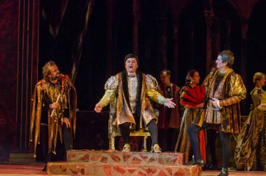 Dnipro, Ukrayna - 7 Ekim 2018: Dnipro Devlet Opera ve Bale Tiyatrosu üyeleri tarafından gerçekleştirilen Rigoletto opera.