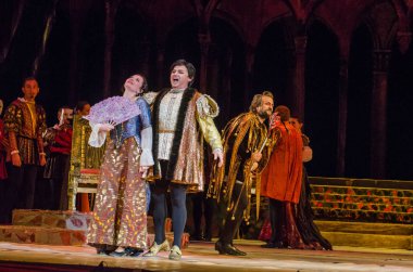 Dnipro, Ukrayna - 7 Ekim 2018: Dnipro Devlet Opera ve Bale Tiyatrosu üyeleri tarafından gerçekleştirilen Rigoletto opera.