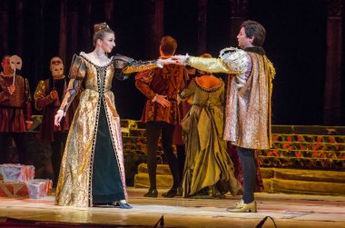 Dnipro, Ukrayna - 7 Ekim 2018: Dnipro Devlet Opera ve Bale Tiyatrosu üyeleri tarafından gerçekleştirilen Rigoletto opera.