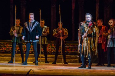 Dnipro, Ukrayna - 7 Ekim 2018: Dnipro Devlet Opera ve Bale Tiyatrosu üyeleri tarafından gerçekleştirilen Rigoletto opera.