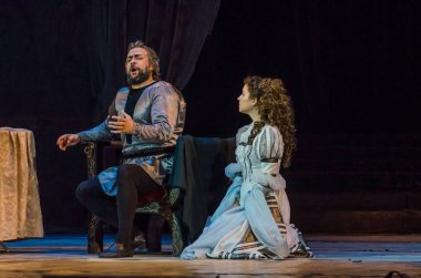 Dnipro, Ukrayna - 7 Ekim 2018: Dnipro Devlet Opera ve Bale Tiyatrosu üyeleri tarafından gerçekleştirilen Rigoletto opera.