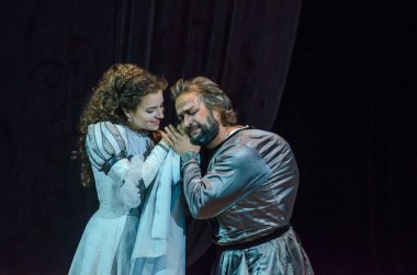 Dnipro, Ukrayna - 7 Ekim 2018: Dnipro Devlet Opera ve Bale Tiyatrosu üyeleri tarafından gerçekleştirilen Rigoletto opera.