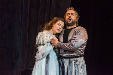 Dnipro, Ukrayna - 7 Ekim 2018: Dnipro Devlet Opera ve Bale Tiyatrosu üyeleri tarafından gerçekleştirilen Rigoletto opera.