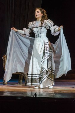 Dnipro, Ukrayna - 7 Ekim 2018: Dnipro Devlet Opera ve Bale Tiyatrosu üyeleri tarafından gerçekleştirilen Rigoletto opera.