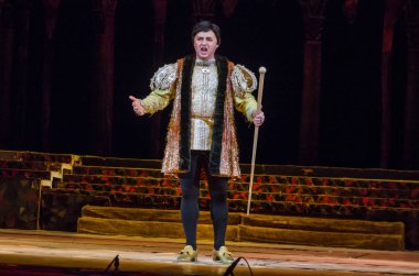 Dnipro, Ukrayna - 7 Ekim 2018: Dnipro Devlet Opera ve Bale Tiyatrosu üyeleri tarafından gerçekleştirilen Rigoletto opera.