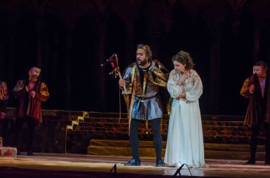 Dnipro, Ukrayna - 7 Ekim 2018: Dnipro Devlet Opera ve Bale Tiyatrosu üyeleri tarafından gerçekleştirilen Rigoletto opera.