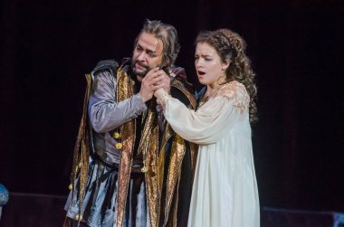 Dnipro, Ukrayna - 7 Ekim 2018: Dnipro Devlet Opera ve Bale Tiyatrosu üyeleri tarafından gerçekleştirilen Rigoletto opera.