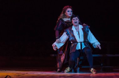 Dnipro, Ukrayna - 7 Ekim 2018: Dnipro Devlet Opera ve Bale Tiyatrosu üyeleri tarafından gerçekleştirilen Rigoletto opera.