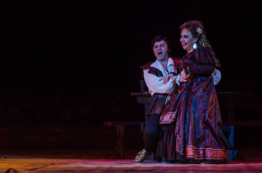 Dnipro, Ukrayna - 7 Ekim 2018: Dnipro Devlet Opera ve Bale Tiyatrosu üyeleri tarafından gerçekleştirilen Rigoletto opera.