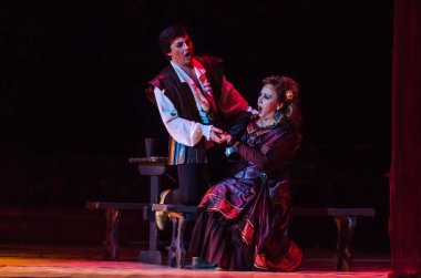 Dnipro, Ukrayna - 7 Ekim 2018: Dnipro Devlet Opera ve Bale Tiyatrosu üyeleri tarafından gerçekleştirilen Rigoletto opera.