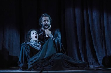 Dnipro, Ukrayna - 7 Ekim 2018: Dnipro Devlet Opera ve Bale Tiyatrosu üyeleri tarafından gerçekleştirilen Rigoletto opera.