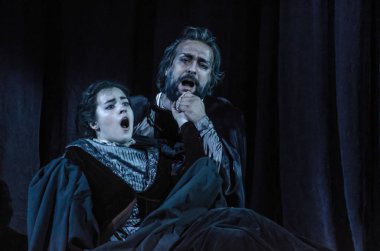 Dnipro, Ukrayna - 7 Ekim 2018: Dnipro Devlet Opera ve Bale Tiyatrosu üyeleri tarafından gerçekleştirilen Rigoletto opera.