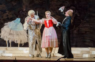 Dnipro, Ukrayna - 12 Ekim 2018: Dnipro Opera ve Bale Tiyatrosu üyeleri tarafından gerçekleştirilen Figaro'nun düğünü opera.