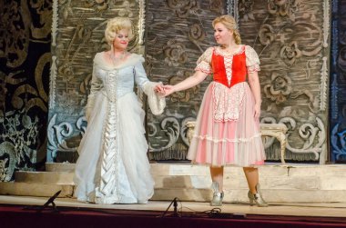 Dnipro, Ukrayna - 12 Ekim 2018: Dnipro Opera ve Bale Tiyatrosu üyeleri tarafından gerçekleştirilen Figaro'nun düğünü opera.