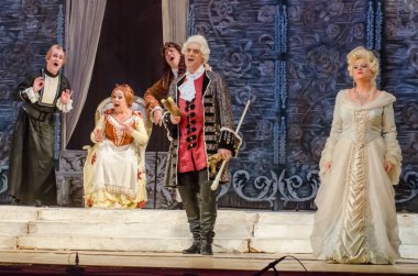 Dnipro, Ukrayna - 12 Ekim 2018: Dnipro Opera ve Bale Tiyatrosu üyeleri tarafından gerçekleştirilen Figaro'nun düğünü opera.