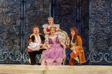 Dnipro, Ukrayna - 12 Ekim 2018: Dnipro Opera ve Bale Tiyatrosu üyeleri tarafından gerçekleştirilen Figaro'nun düğünü opera.