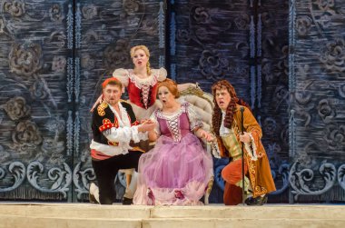 Dnipro, Ukrayna - 12 Ekim 2018: Dnipro Opera ve Bale Tiyatrosu üyeleri tarafından gerçekleştirilen Figaro'nun düğünü opera.