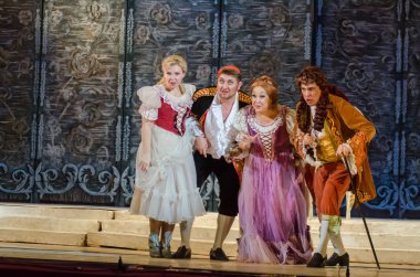 Dnipro, Ukrayna - 12 Ekim 2018: Dnipro Opera ve Bale Tiyatrosu üyeleri tarafından gerçekleştirilen Figaro'nun düğünü opera.
