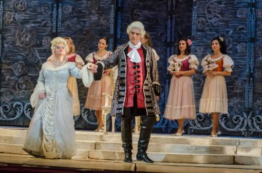 Dnipro, Ukrayna - 12 Ekim 2018: Dnipro Opera ve Bale Tiyatrosu üyeleri tarafından gerçekleştirilen Figaro'nun düğünü opera.