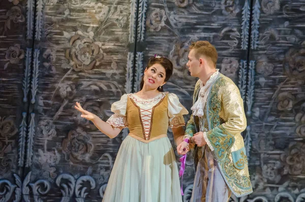 Ντνίπρο Στην Ουκρανία Οκτωβρίου 2018 Γάμοι Του Φίγκαρο Όπερας Εκτελούνται — Φωτογραφία Αρχείου