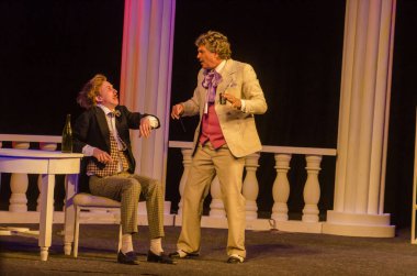 Dnipro, Ukrayna - 13 Ekim 2018: Komedi komedi tiyatro ve Dnipro devlet Drama üyeleri tarafından gerçekleştirilen maskeli balo.