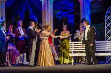 Dnipro, Ukrayna - 13 Ekim 2018: Komedi komedi tiyatro ve Dnipro devlet Drama üyeleri tarafından gerçekleştirilen maskeli balo.