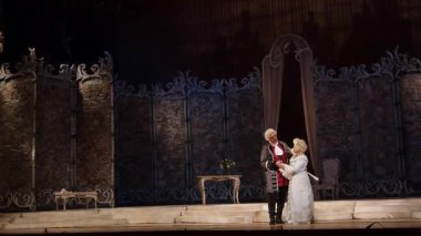 Dnipro, Ukrayna - 12 Ekim 2018: Dnipro Opera ve Bale Tiyatrosu üyeleri tarafından gerçekleştirilen Figaro'nun düğünü opera.