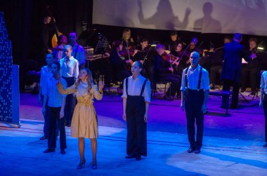 Dnipro, Ukrayna - 20 Ekim 2018: Müzikal Kvitka sanat projesi Kvitka Tsisik, Filarmoni Orkestrası üyeleri tarafından gerçekleştirilen..