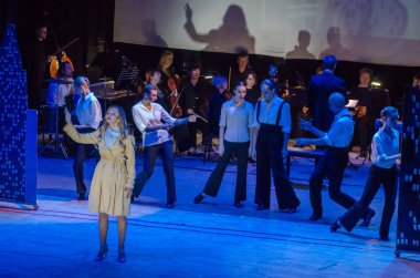 Dnipro, Ukrayna - 20 Ekim 2018: Müzikal Kvitka sanat projesi Kvitka Tsisik, Filarmoni Orkestrası üyeleri tarafından gerçekleştirilen..