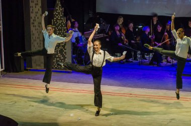 Dnipro, Ukrayna - 20 Ekim 2018: Müzikal Kvitka sanat projesi Kvitka Tsisik, Filarmoni Orkestrası üyeleri tarafından gerçekleştirilen..