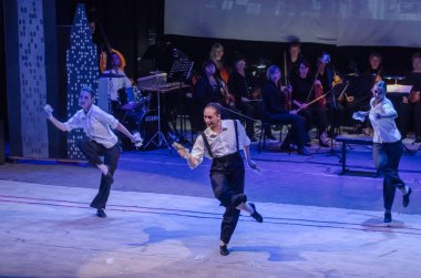 Dnipro, Ukrayna - 20 Ekim 2018: Müzikal Kvitka sanat projesi Kvitka Tsisik, Filarmoni Orkestrası üyeleri tarafından gerçekleştirilen..