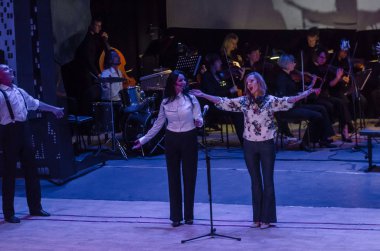 Dnipro, Ukrayna - 20 Ekim 2018: Müzikal Kvitka sanat projesi Kvitka Tsisik, Filarmoni Orkestrası üyeleri tarafından gerçekleştirilen..