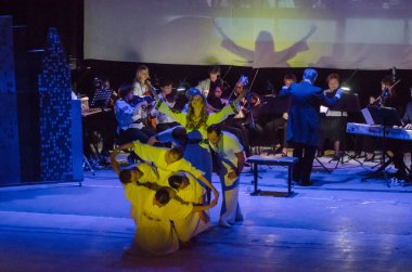 Dnipro, Ukrayna - 20 Ekim 2018: Müzikal Kvitka sanat projesi Kvitka Tsisik, Filarmoni Orkestrası üyeleri tarafından gerçekleştirilen..