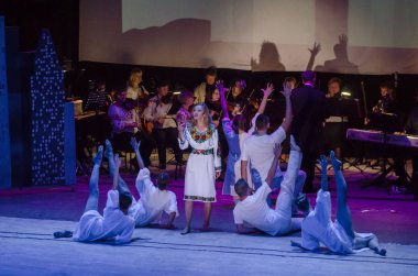 Dnipro, Ukrayna - 20 Ekim 2018: Müzikal Kvitka sanat projesi Kvitka Tsisik, Filarmoni Orkestrası üyeleri tarafından gerçekleştirilen..
