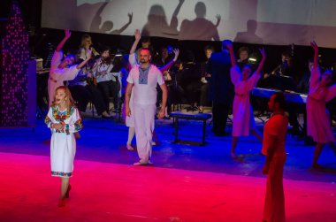 Dnipro, Ukrayna - 20 Ekim 2018: Müzikal Kvitka sanat projesi Kvitka Tsisik, Filarmoni Orkestrası üyeleri tarafından gerçekleştirilen..