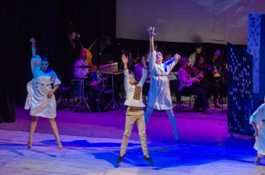 Dnipro, Ukrayna - 20 Ekim 2018: Müzikal Kvitka sanat projesi Kvitka Tsisik, Filarmoni Orkestrası üyeleri tarafından gerçekleştirilen..