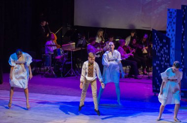 Dnipro, Ukrayna - 20 Ekim 2018: Müzikal Kvitka sanat projesi Kvitka Tsisik, Filarmoni Orkestrası üyeleri tarafından gerçekleştirilen..